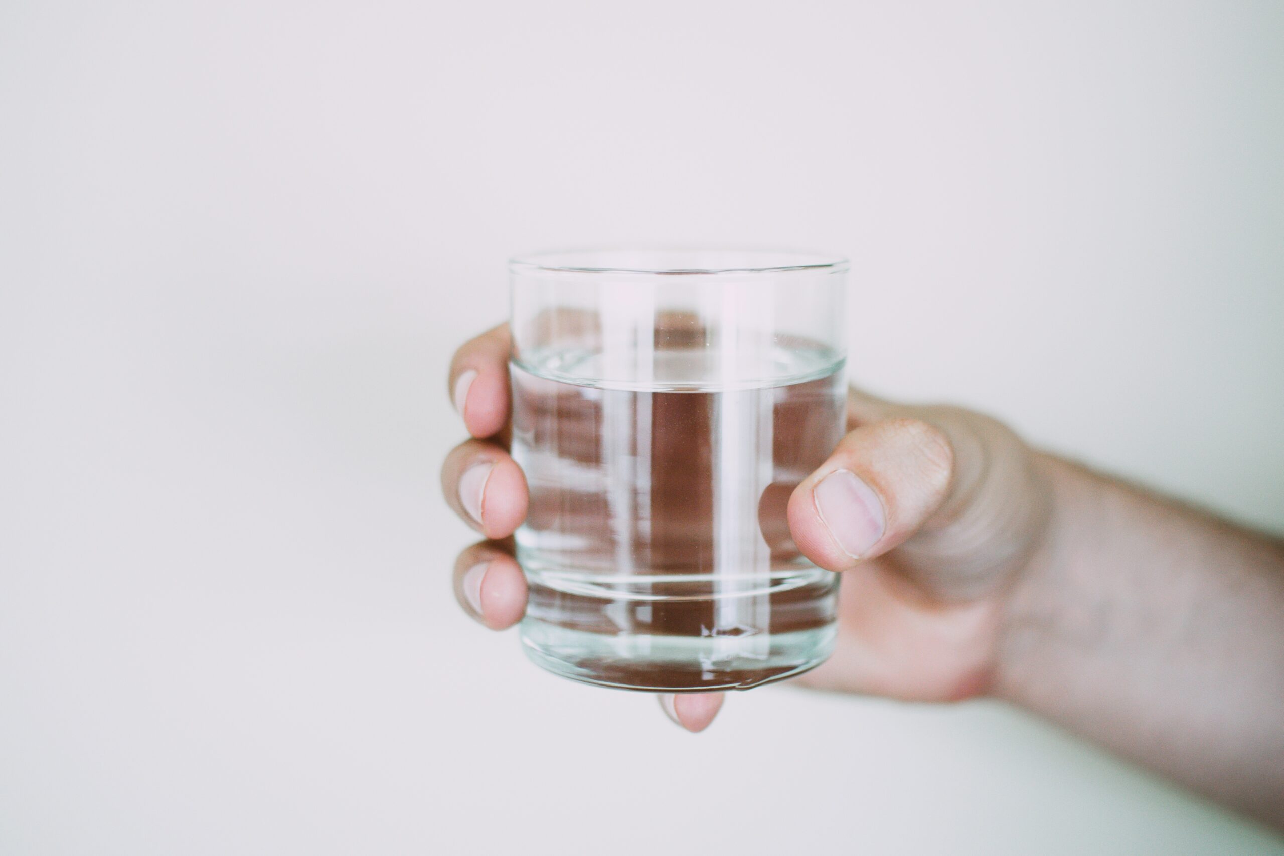 señales de que estás tomando poca agua