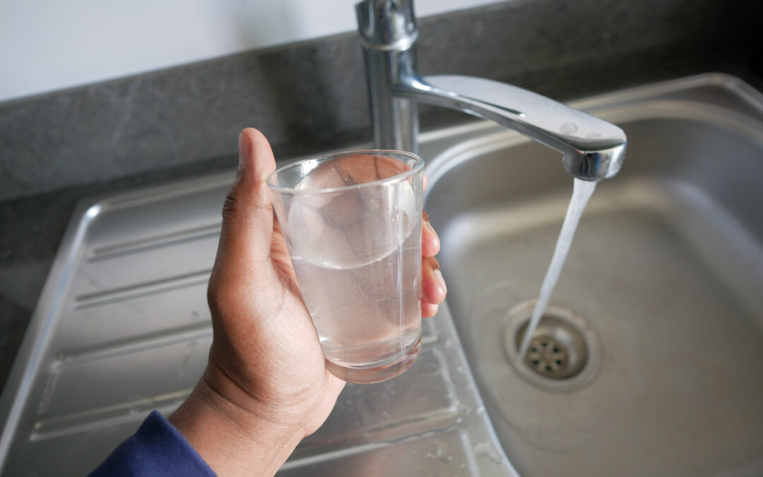 Microplásticos en el agua: Impacto en tu Salud