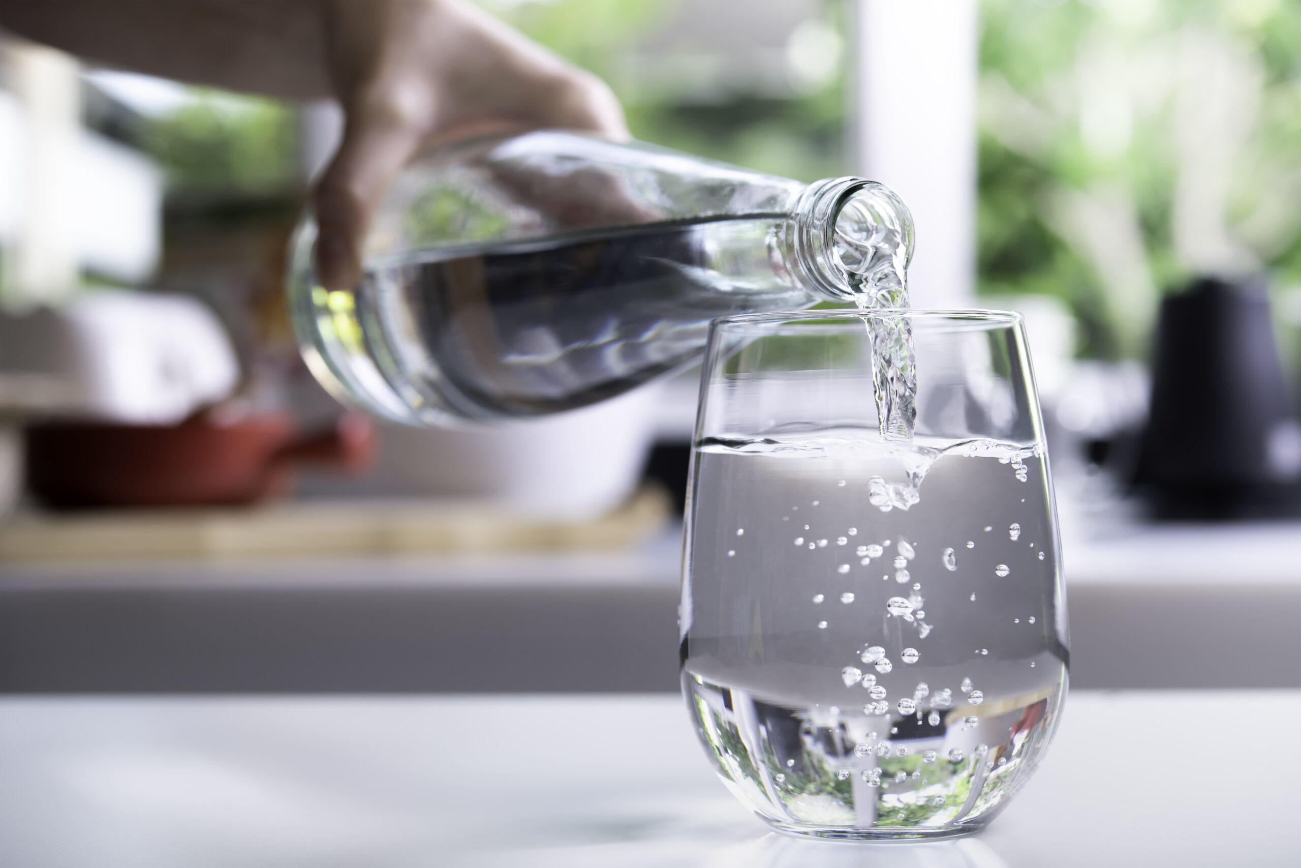El agua se ve clara, pero ¿es realmente segura?